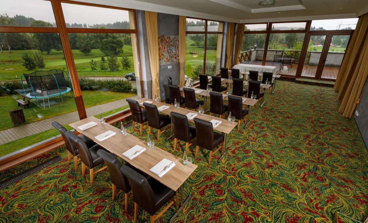 Hotel International Велка Ломница Екстериор снимка