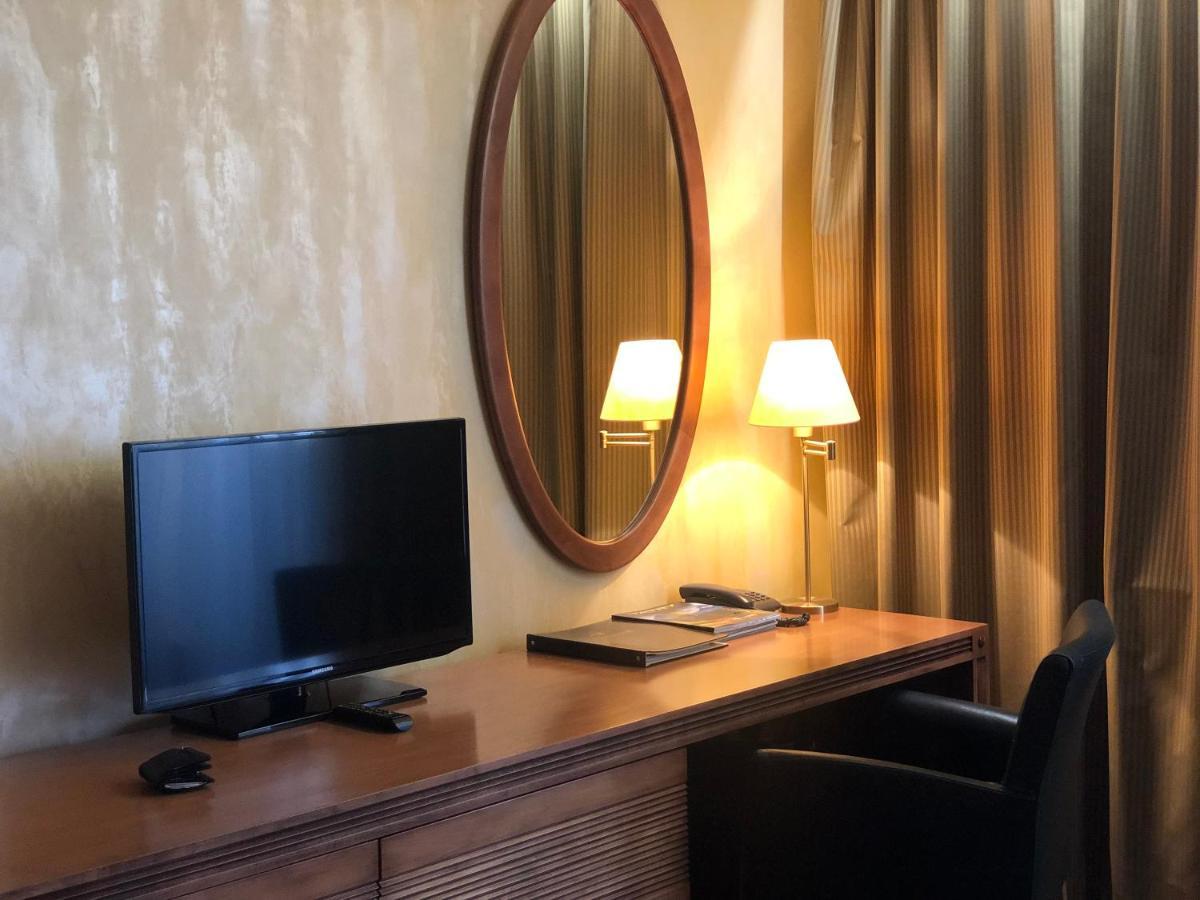 Hotel International Велка Ломница Екстериор снимка