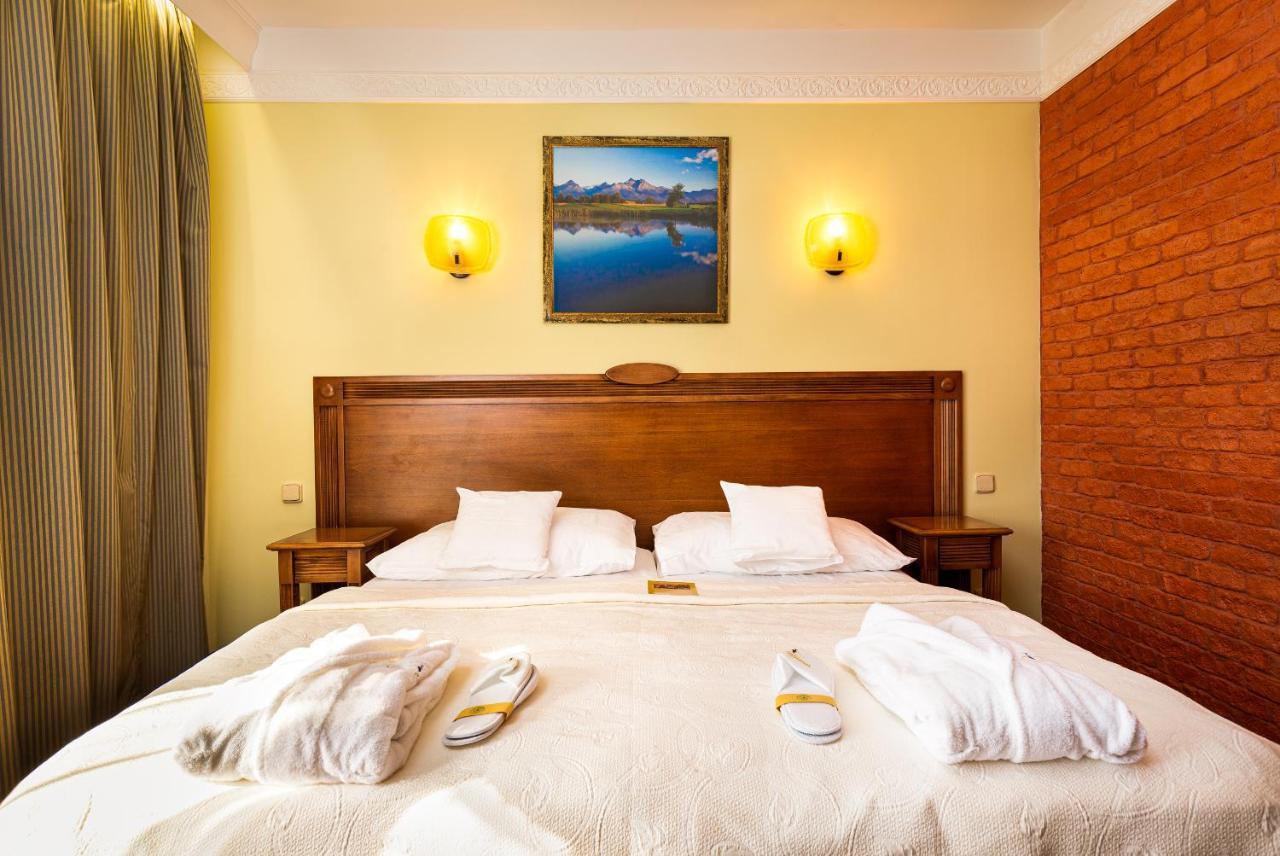 Hotel International Велка Ломница Екстериор снимка
