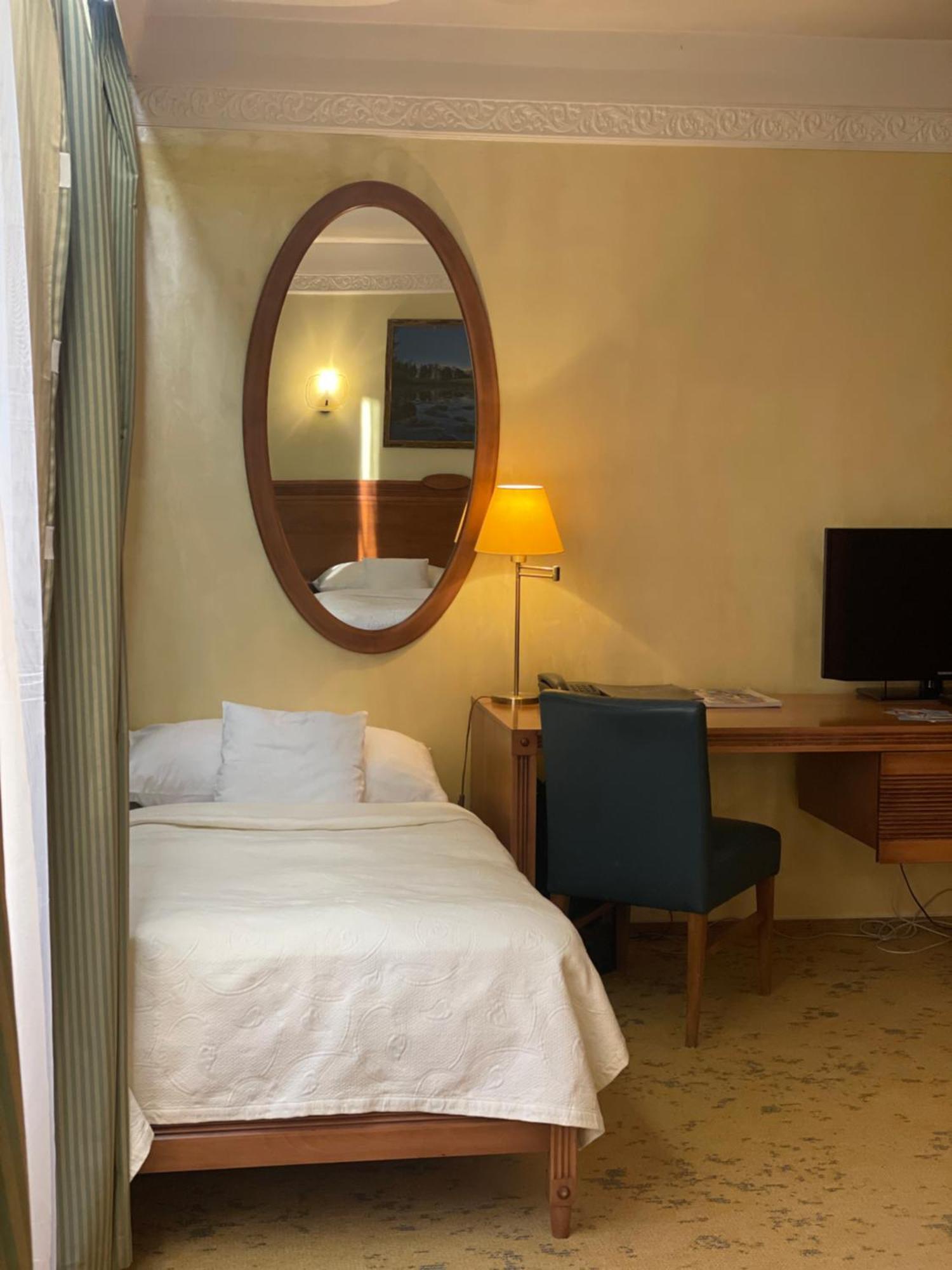 Hotel International Велка Ломница Екстериор снимка
