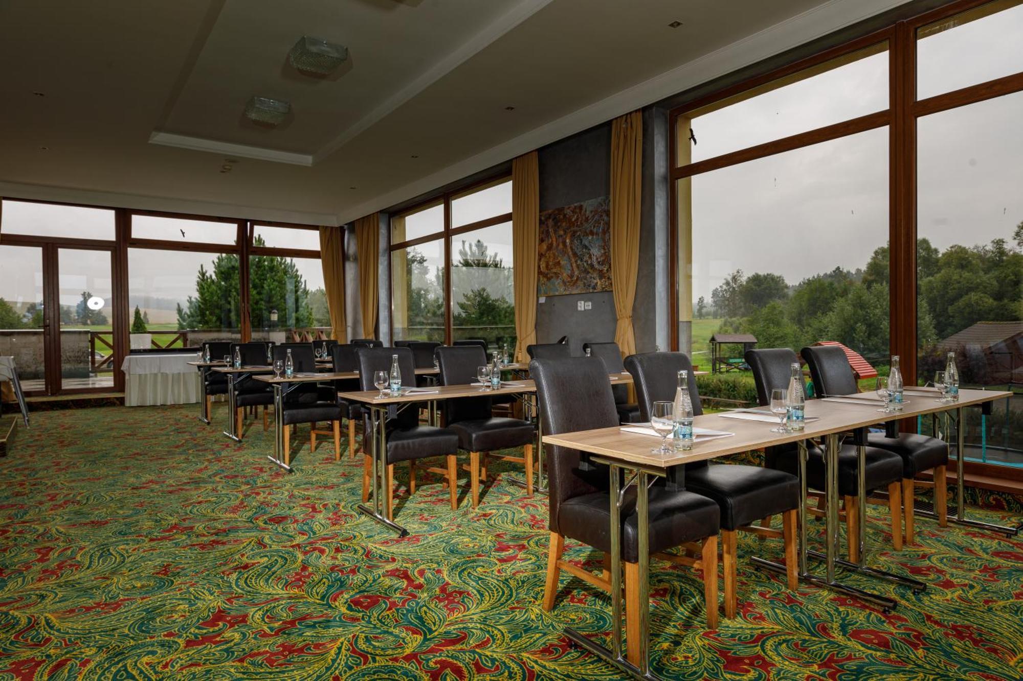 Hotel International Велка Ломница Екстериор снимка