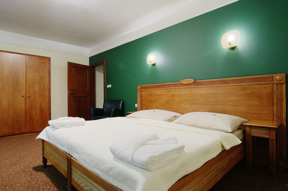 Hotel International Велка Ломница Екстериор снимка