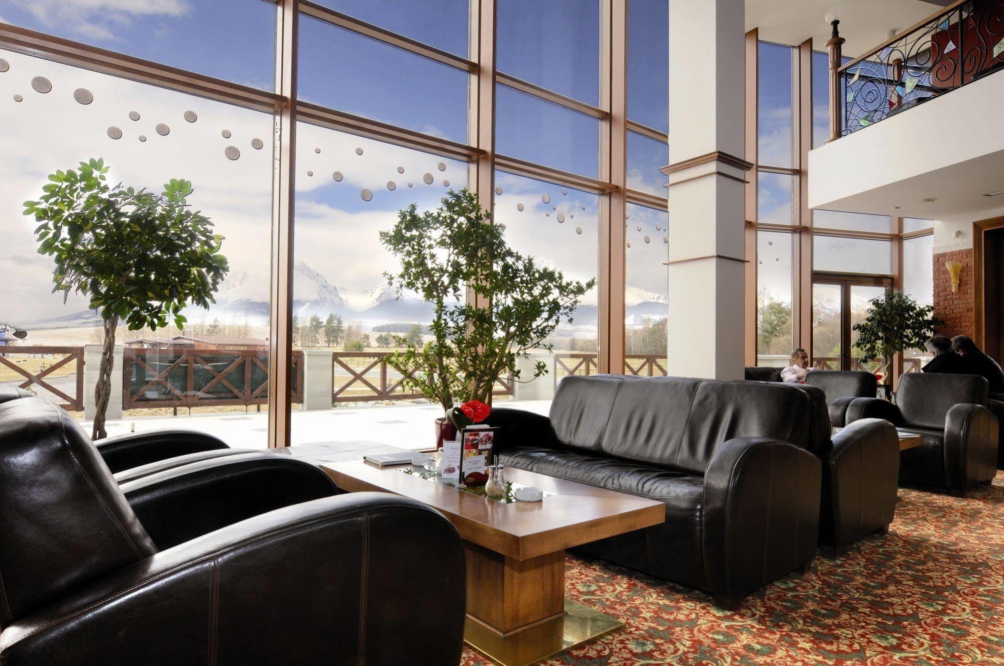 Hotel International Велка Ломница Екстериор снимка