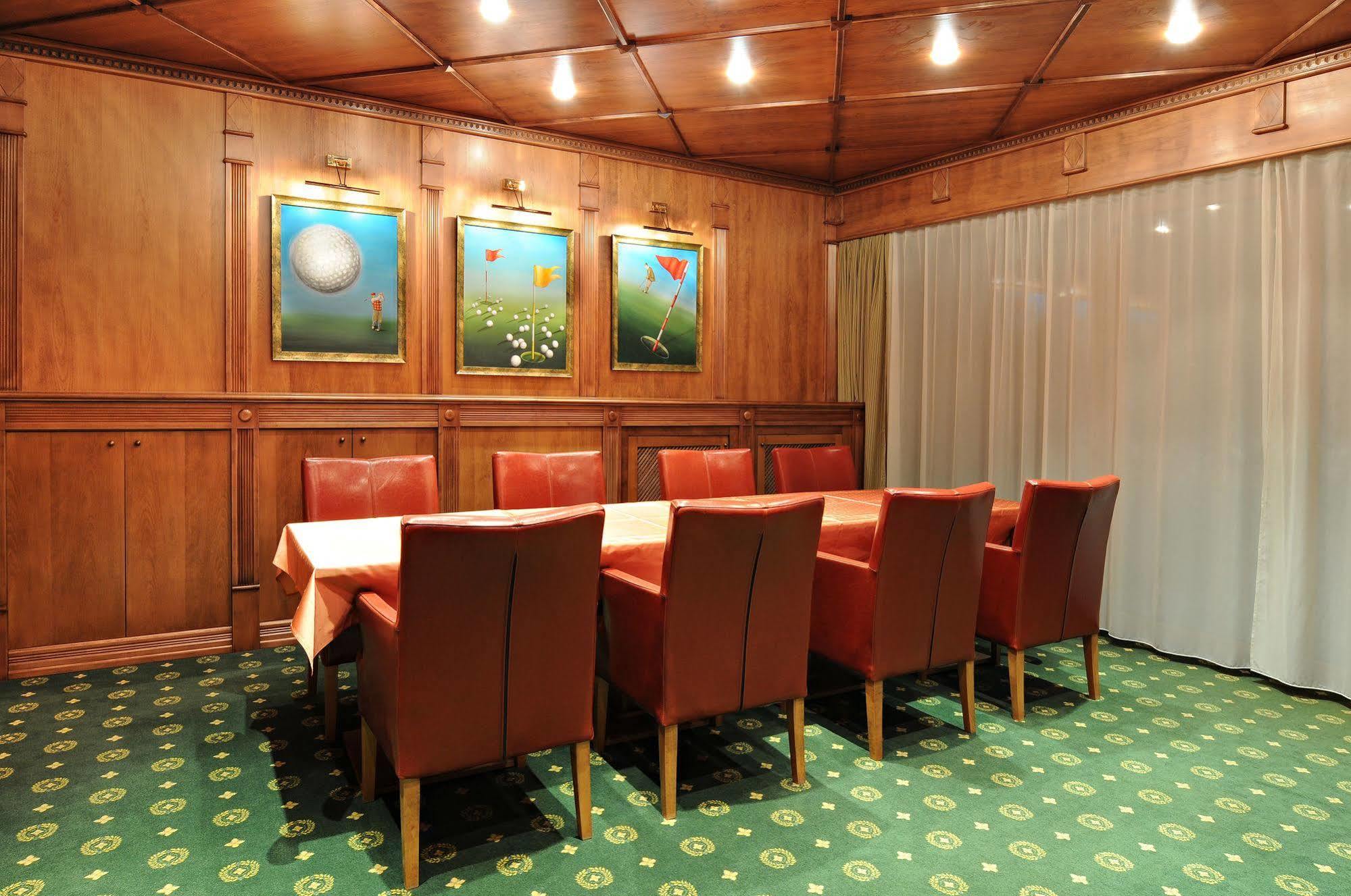 Hotel International Велка Ломница Екстериор снимка